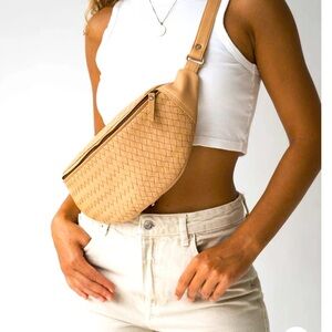 Mandrn Atlas Woven - Sand crossbody bag